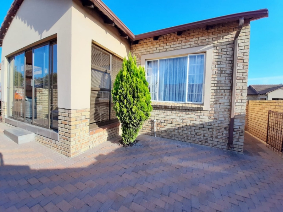 2 Bedroom Property for Sale in Sasolburg Ext 11 Free State